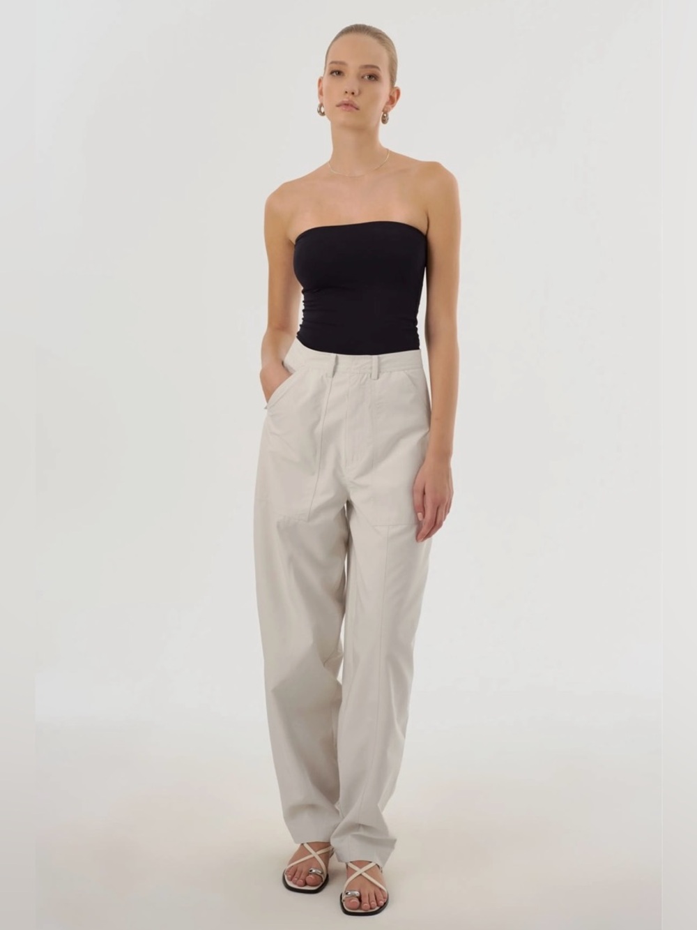 Lamarque Valya Relaxed Cargo Pants. Size M